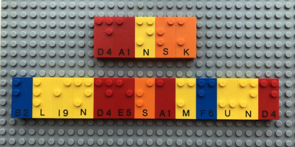 Dansk Blindesamfund skrevet med LEGO Braille Bricks