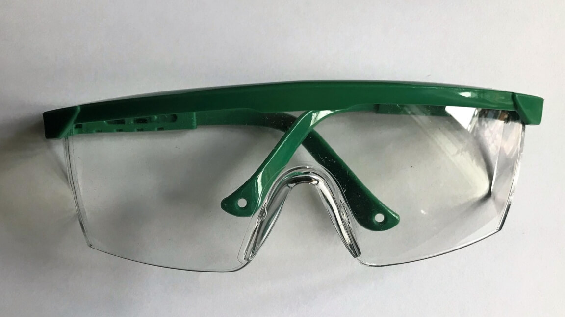 Sikkerhedsbriller med et grønt stel