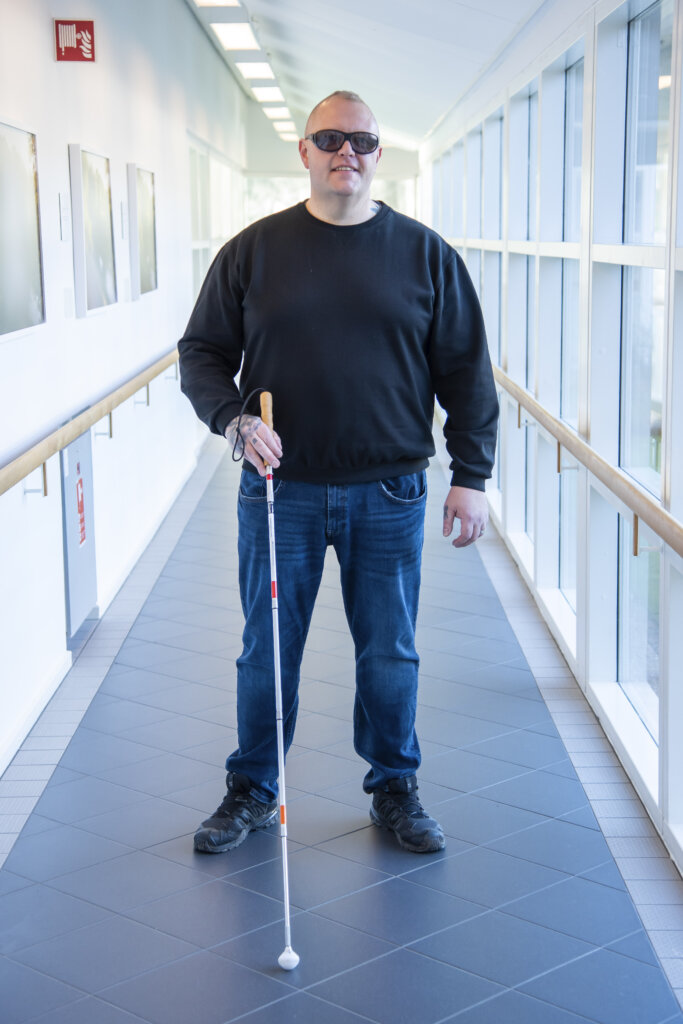 Portr&aelig;t af Morten med blindestok