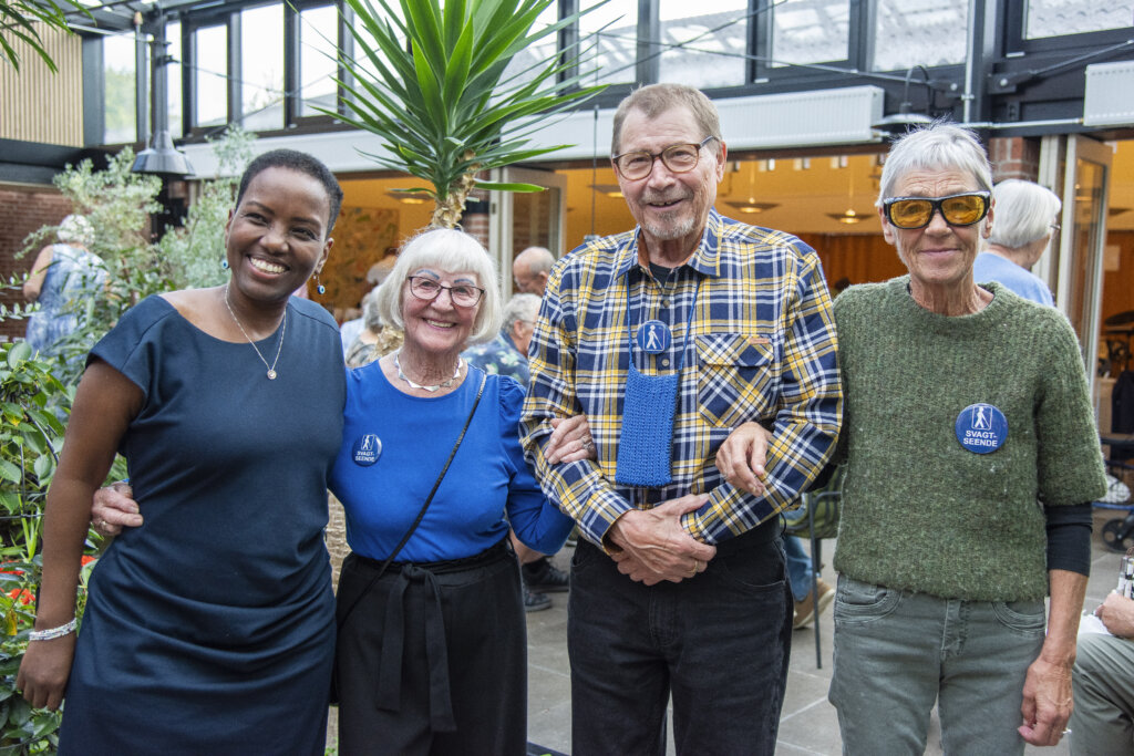 Konsulent Mona, Mimi, Oluf og Annelise