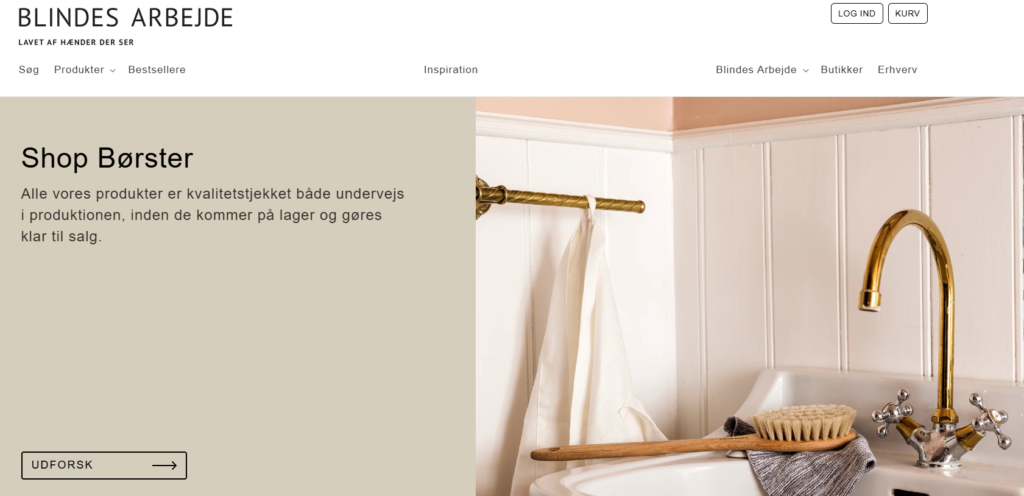 forside af webshoppen hos Blindes Arbejde. Der er et billede af en h&aring;ndvask med en b&oslash;rste og klud fra Blindes Arbejde. Tekst: Shop B&oslash;rster
Alle vores produkter er kvalitetstjekket b&aring;de undervejs i produktionen, inden de kommer p&aring; lager og g&oslash;res klar til salg.
